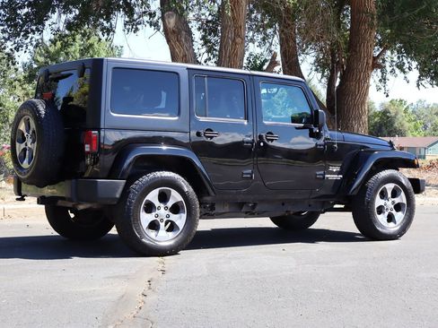 Used 2017 Jeep Wrangler Unlimited Sahara w/ Trailer Tow Group AWD/4WD image 5