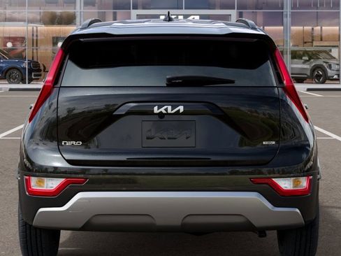 Certified 2025 Kia Niro SX image 13