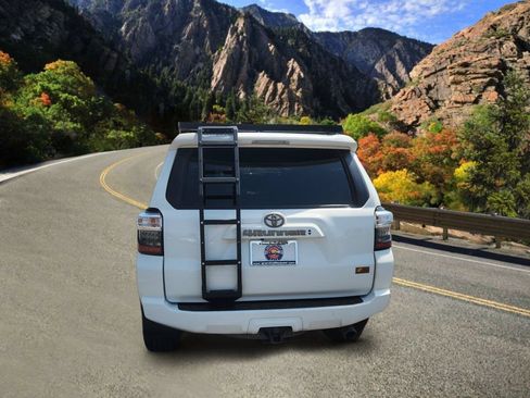 Used 2023 Toyota 4Runner 40th Anniversary SE AWD/4WD image 4