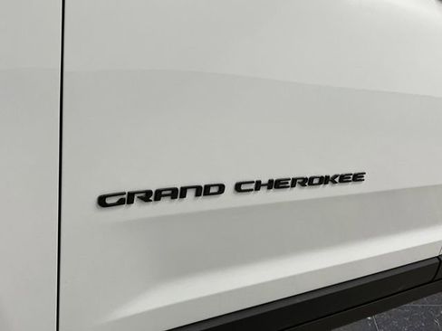 Used 2023 Jeep Grand Cherokee Limited w/ Luxury Tech Group II image 36