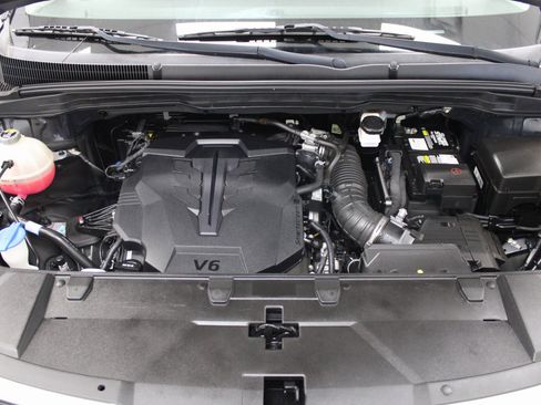 Used 2022 Kia Carnival LX image 9