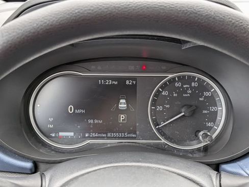 Used 2025 Nissan Versa SV FWD image 24