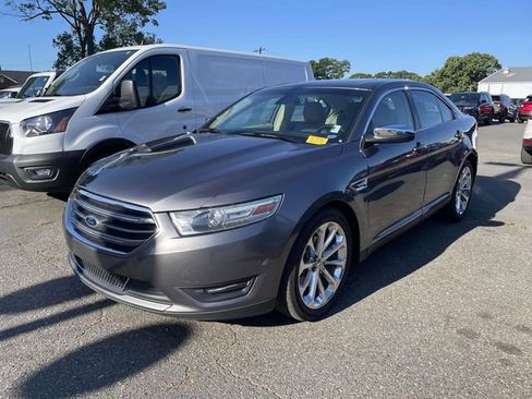 Used 2013 Ford Taurus Limited FWD image 3