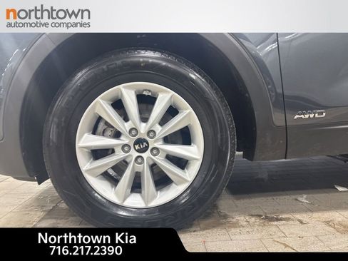 Certified 2020 Kia Sorento LX image 28