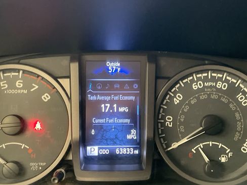Used 2019 Toyota Tacoma TRD Off-Road AWD/4WD image 15