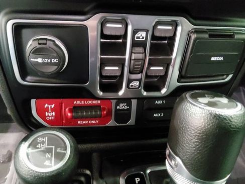 Used 2024 Jeep Wrangler Willys image 29