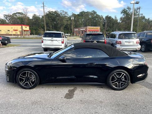 Used 2018 Ford Mustang Premium image 8
