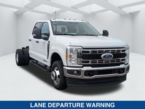 New 2026 Ford F350 XL w/ XL Chrome Package AWD/4WD image 3