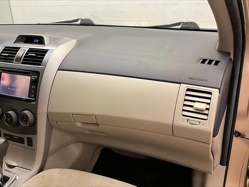 Used 2013 Toyota Corolla LE image 14