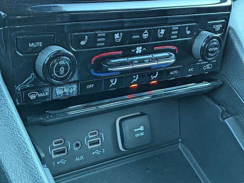 Certified 2024 Jeep Grand Cherokee L Limited w/ Luxury Tech Group II image 21