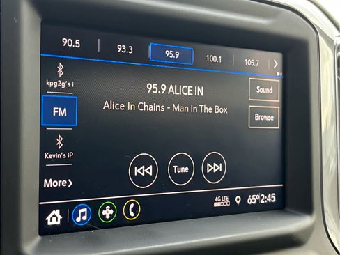 Used 2022 Chevrolet Silverado 2500 Custom w/ Custom Value Package image 16