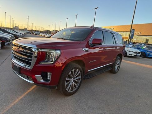 Used 2021 GMC Yukon SLT w/ SLT Luxury Plus Package image 1
