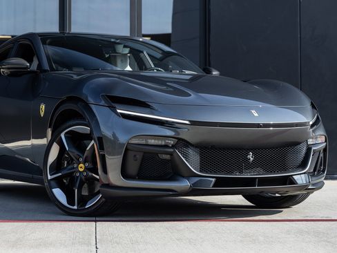 Used 2024 Ferrari Purosangue image 5