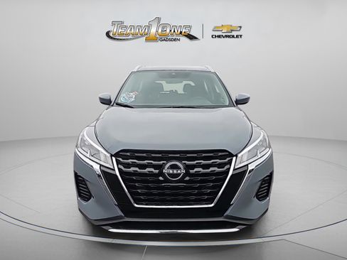 Used 2024 Nissan Kicks SV image 2