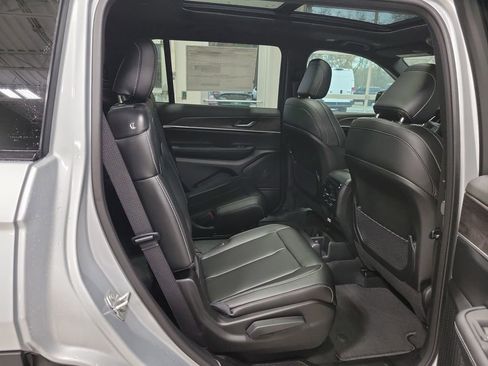 New 2025 Jeep Grand Cherokee L Limited w/ Trailer Tow Package image 10