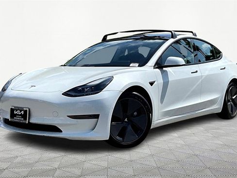 Used 2021 Tesla Model 3 Standard Range Plus image 1