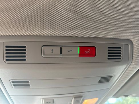 Used 2023 Volkswagen Jetta SE image 33