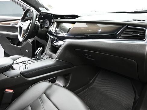 Certified 2025 Cadillac XT6 Premium Luxury w/ Platinum Package AWD/4WD image 23