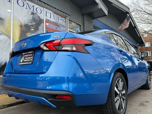 Used 2020 Nissan Versa SV image 3