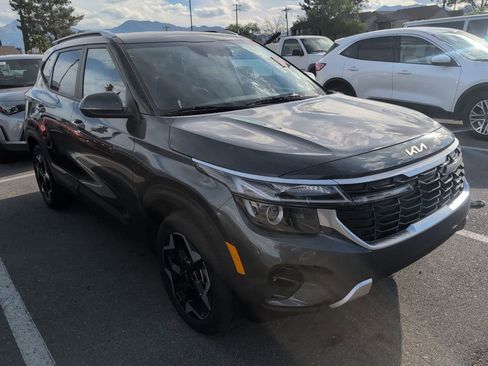 Used 2025 Kia Seltos S image 4