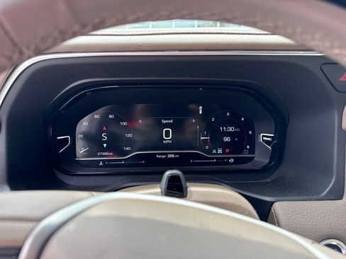 Used 2024 GMC Yukon XL Denali w/ Advanced Technology Package AWD/4WD image 15