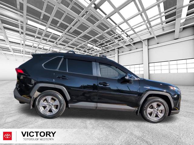 Used 2025 Toyota RAV4 XLE AWD/4WD image 2