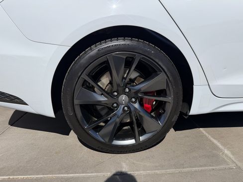 Used 2022 Genesis G70 3.3T RWD image 15