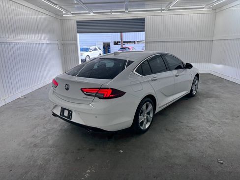 Used 2018 Buick Regal Preferred w/ Sights and Sounds Package image 5