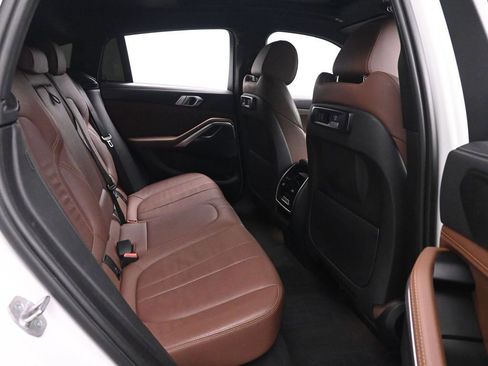 Used 2022 BMW X6 xDrive40i w/ M Sport Package image 18