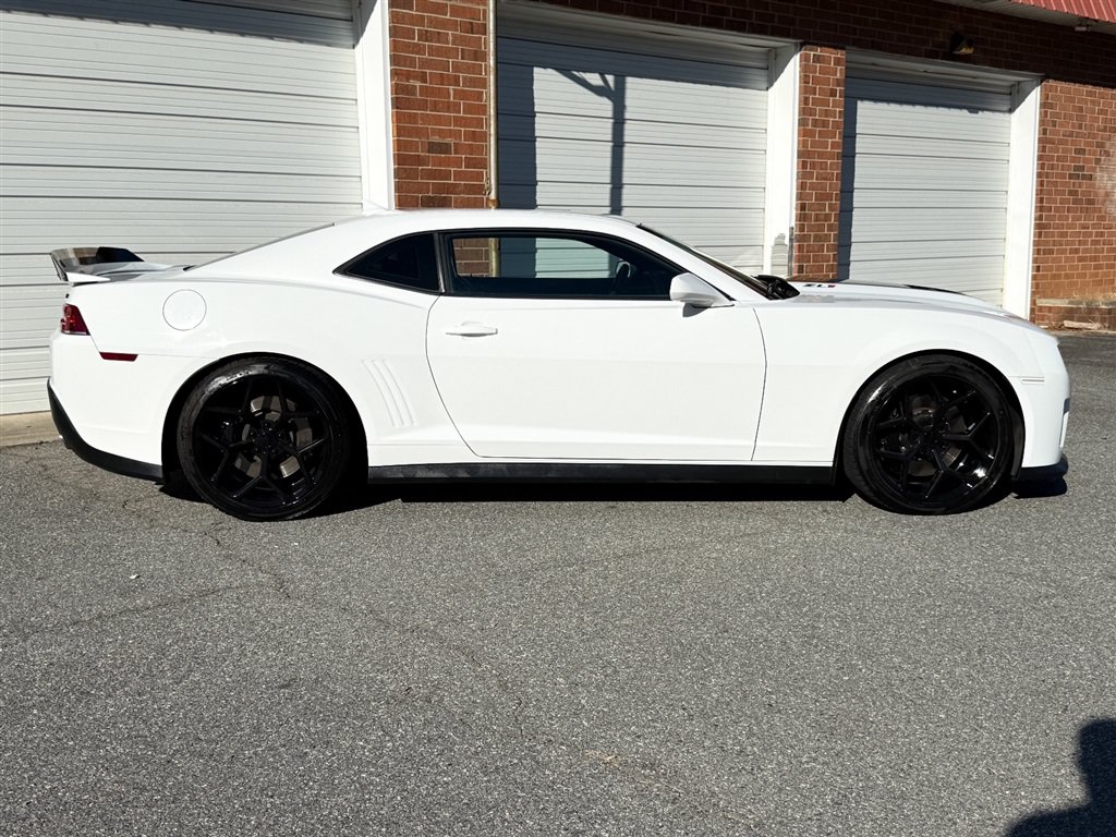 Used 2015 Chevrolet Camaro ZL1 RWD image 27