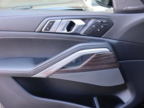 Used 2024 BMW X6 xDrive40i w/ Executive Package image 19