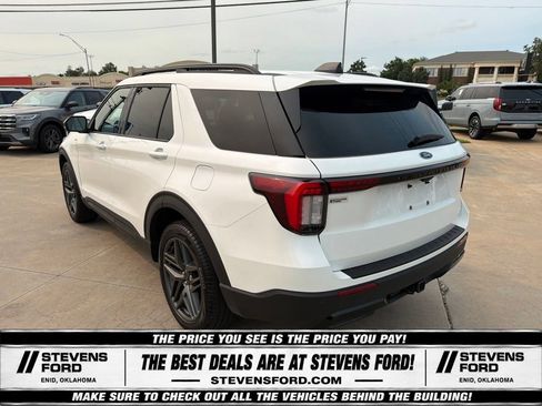 Used 2025 Ford Explorer ST-Line w/ ST-Line Street Pack AWD/4WD image 10
