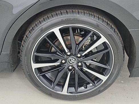 Used 2020 Toyota Camry XSE image 32