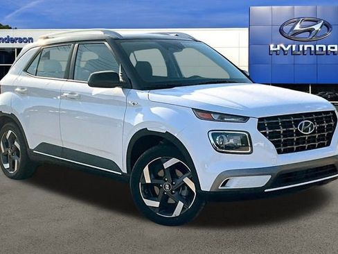 New 2026 Hyundai Venue SEL image 2