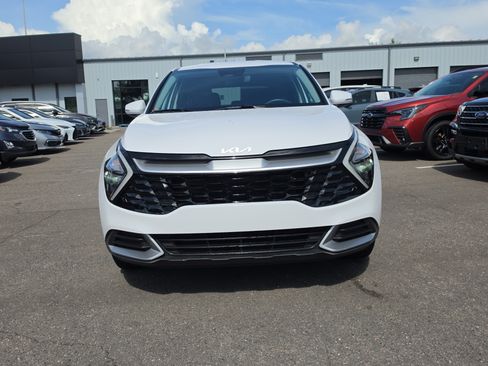 Certified 2023 Kia Sportage EX FWD image 3
