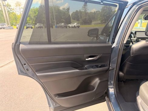 Used 2025 Toyota Grand Highlander AWD image 32