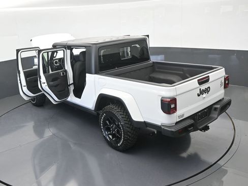 Used 2024 Jeep Gladiator Sport image 70