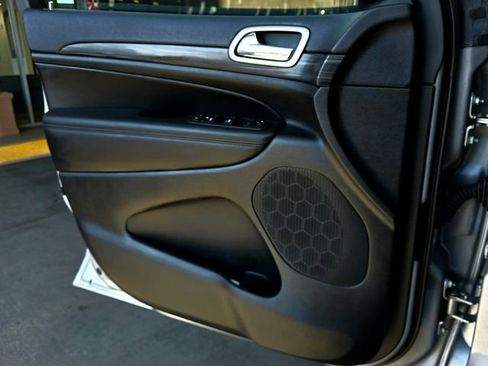 Certified 2021 Jeep Grand Cherokee Laredo X image 16