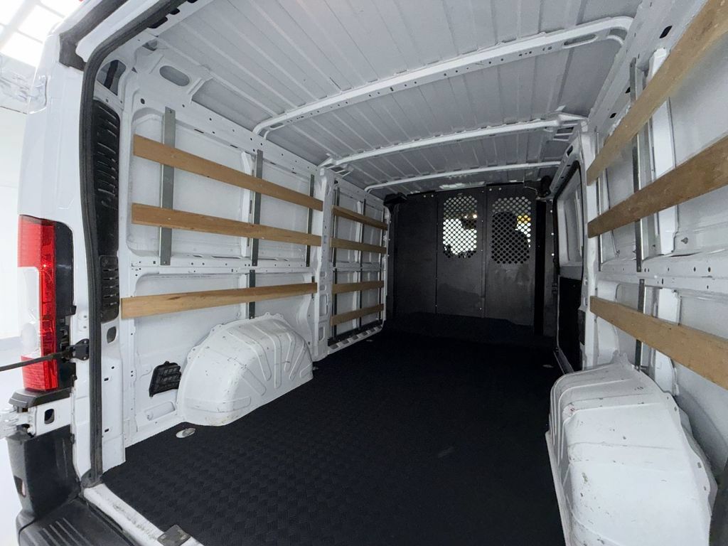 Used 2025 RAM ProMaster 2500 w/ U-Haul Equipment Group FWD image 20