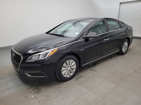 Used 2017 Hyundai Sonata SE image 2