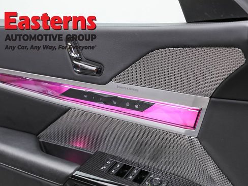 Used 2023 BMW 760i xDrive w/ Executive Package image 23