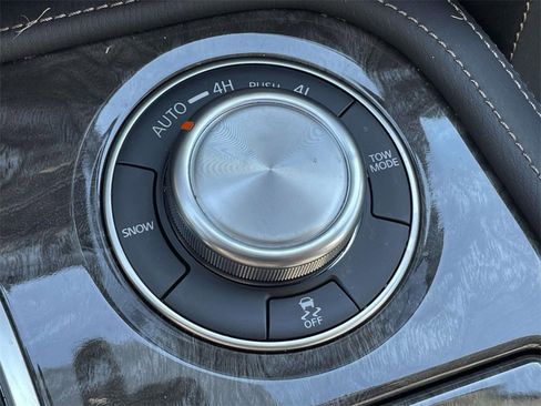 Used 2024 Nissan Armada Platinum w/ Captain's Chairs Package image 28