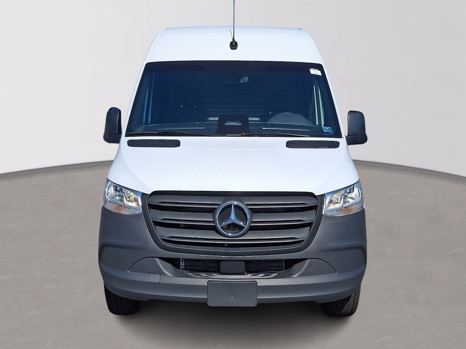 Used 2025 Mercedes-Benz Sprinter 2500 image 2