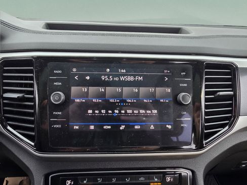 Used 2023 Volkswagen Atlas Cross Sport SE w/ Panoramic Sunroof Package image 24