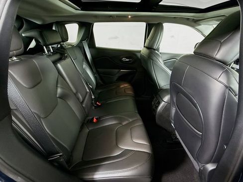 Used 2021 Jeep Cherokee Limited image 28