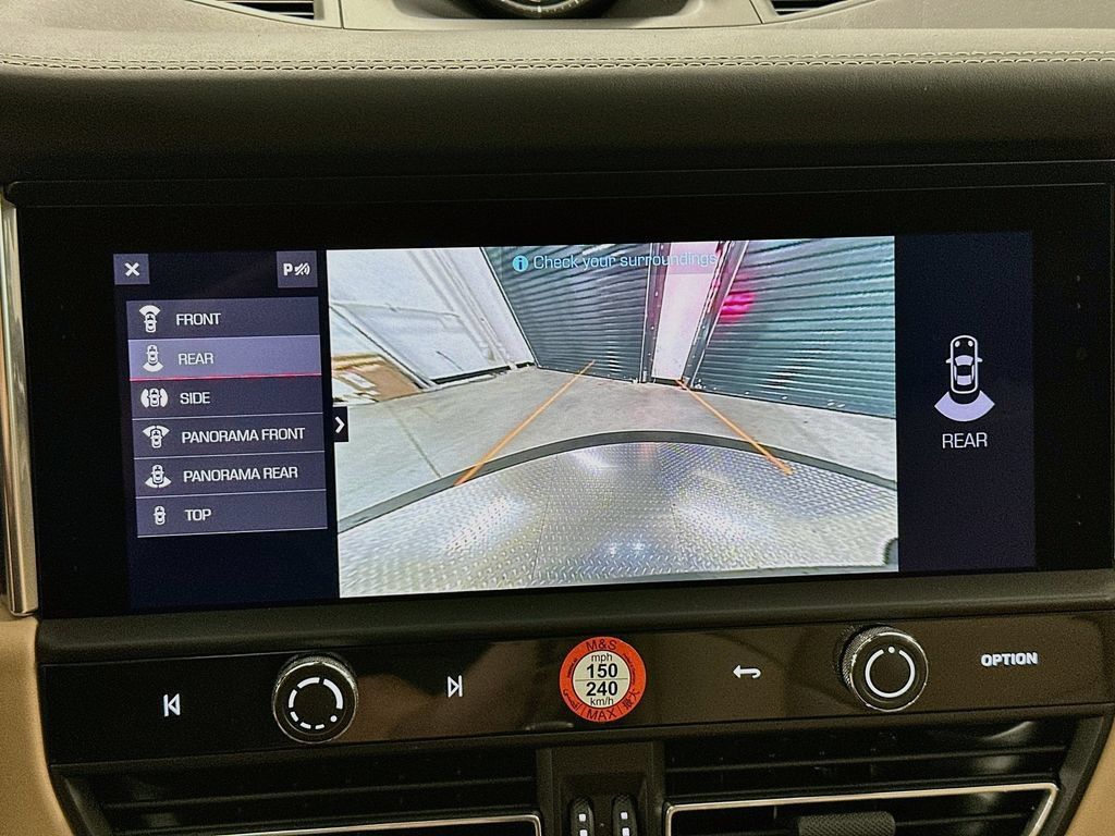 Certified 2025 Porsche Macan AWD/4WD image 15