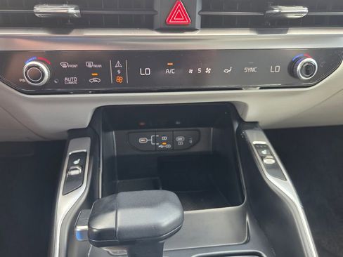 Used 2025 Kia Sorento S AWD/4WD image 20