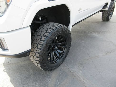 Certified 2020 GMC Sierra 2500 Denali w/ Denali Ultimate Package AWD/4WD image 14