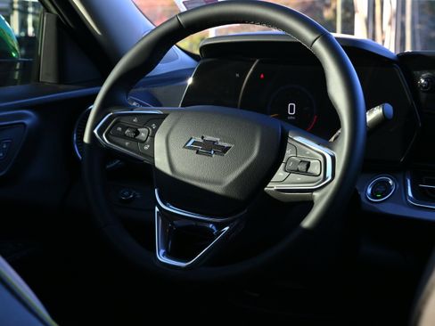 Used 2026 Chevrolet Trax ACTIV w/ Sunroof Package image 18