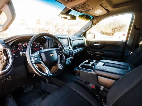 Used 2021 Chevrolet Silverado 1500 LT image 12